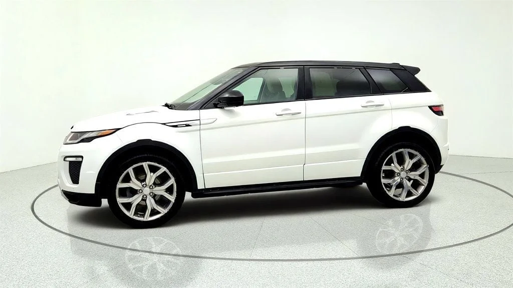 Used 2016 Fuji White Land Rover 5dr Hatchback Autobiography w/ Ebony Headliner image 8