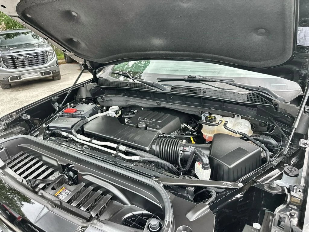 Certified Used 2025 Onyx Black GMC Elevation image 30