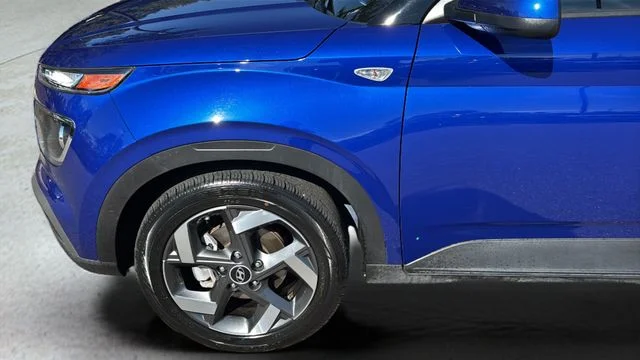 Used 2025 Blue Hyundai SEL image 36
