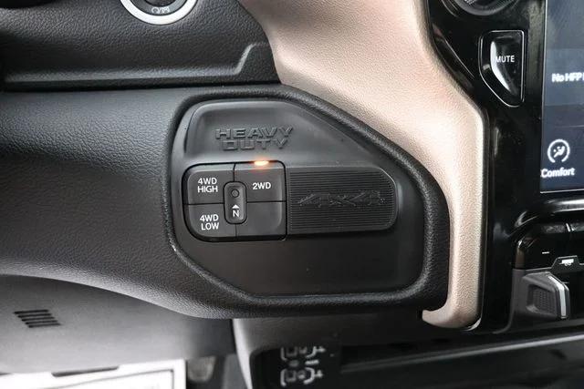 Used 2024 Silver Ram Laramie image 21