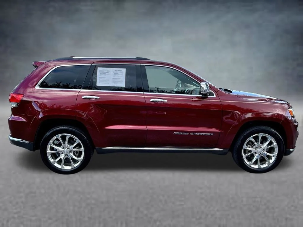 Certified Used 2019 Velvet Red Pearlcoat Jeep Summit image 4