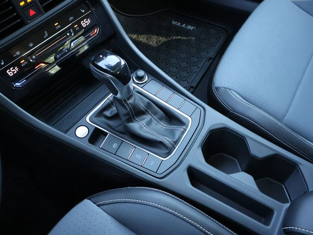2026 Volkswagen Jetta SE - Photo 16