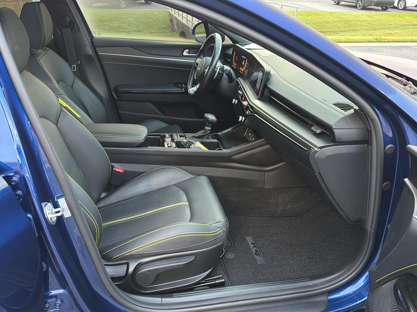 Used 2025 Yacht Blue Kia GT image 13