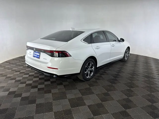 Used 2025 White Honda EX-L image 6