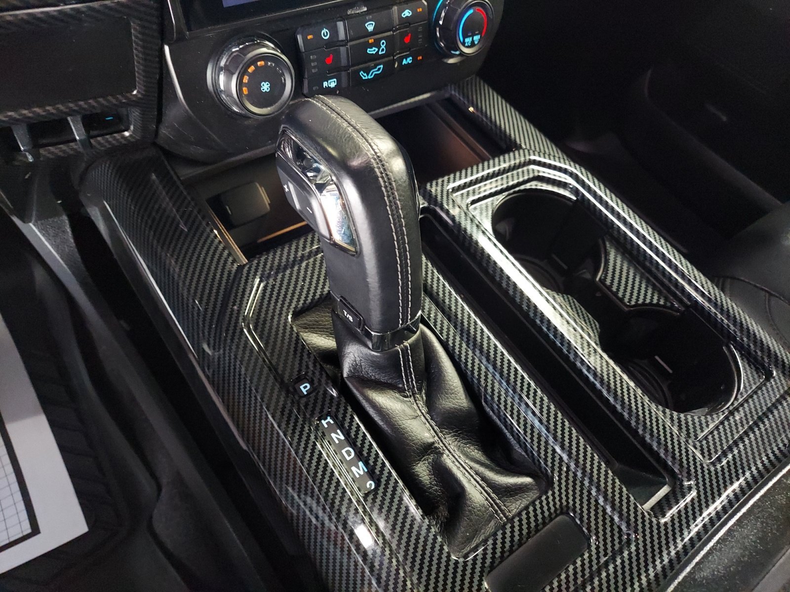 Used 2015 Tuxedo Black Metallic Ford XLT image 21