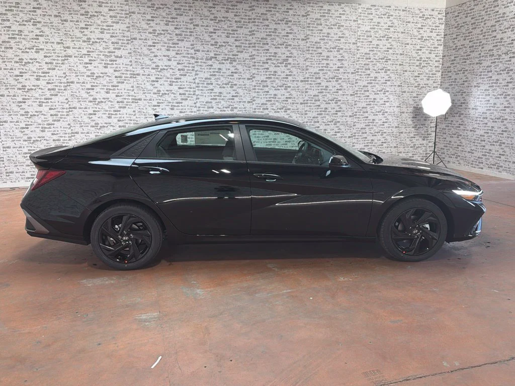 New 2026 Abyss Black Hyundai SEL Sport Plus image 8