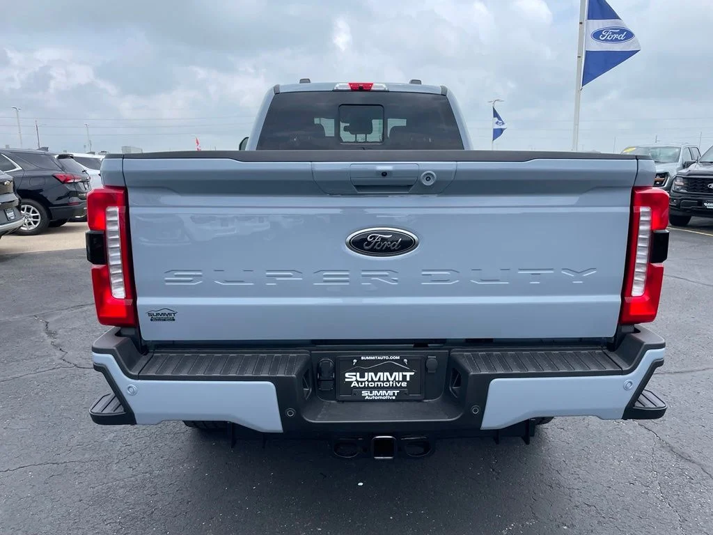 New 2026 Glacier Gray Metallic Tri-Coat Ford F-250® Lariat® image 36