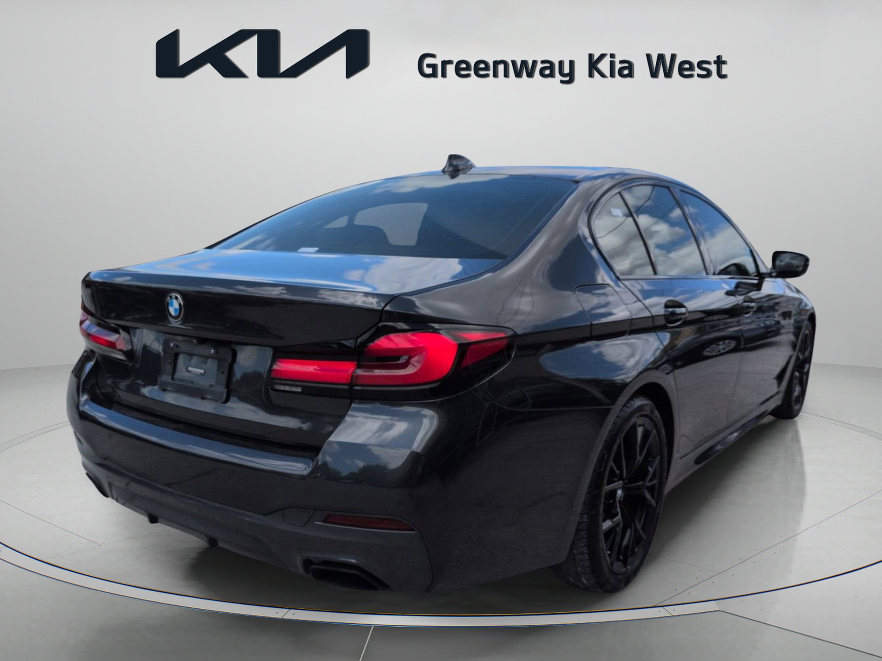 Used 2021 Dark Graphite Metallic BMW 540i image 8