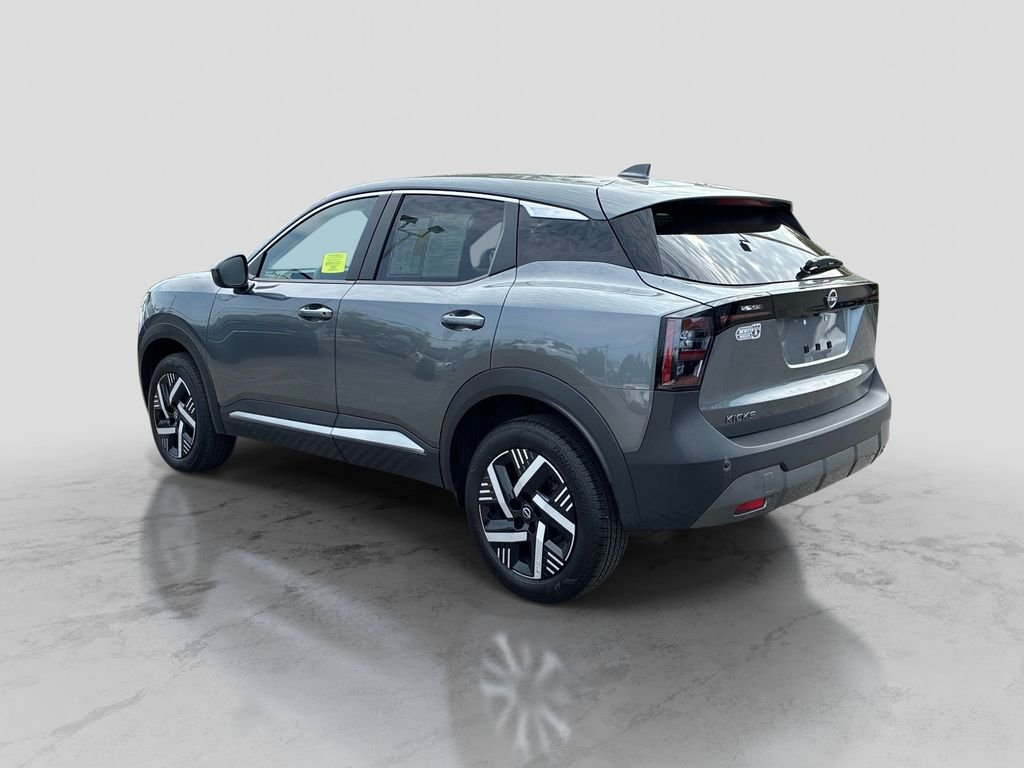 Used 2025 Gray Nissan SV image 5