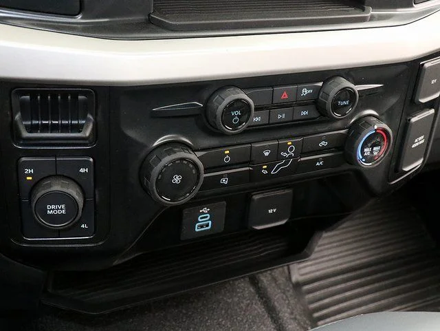 New 2025 Oxford White Ford F-450® XL image 22