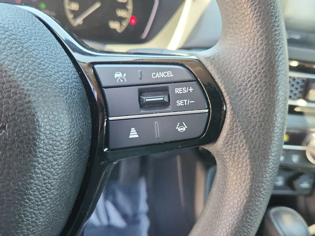 Used 2025 White Honda LX image 19