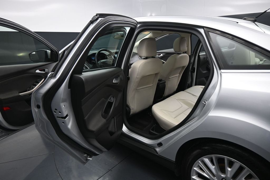 Used 2023 Black Ford Outer Banks image 19