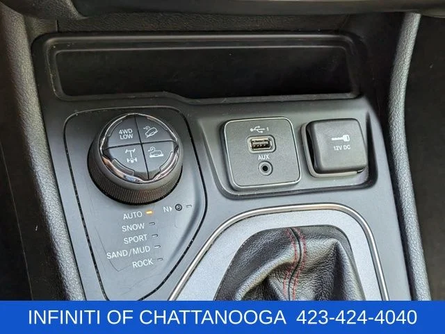 Used 2019 White Jeep Trailhawk image 16