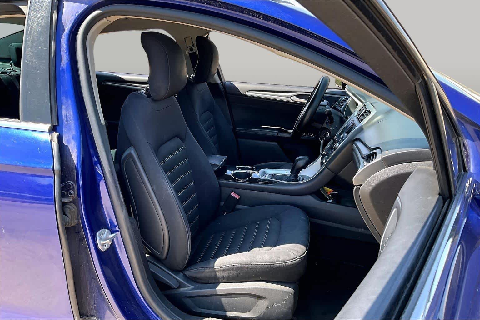 Pre-Owned 2014 Ford Fusion SE
