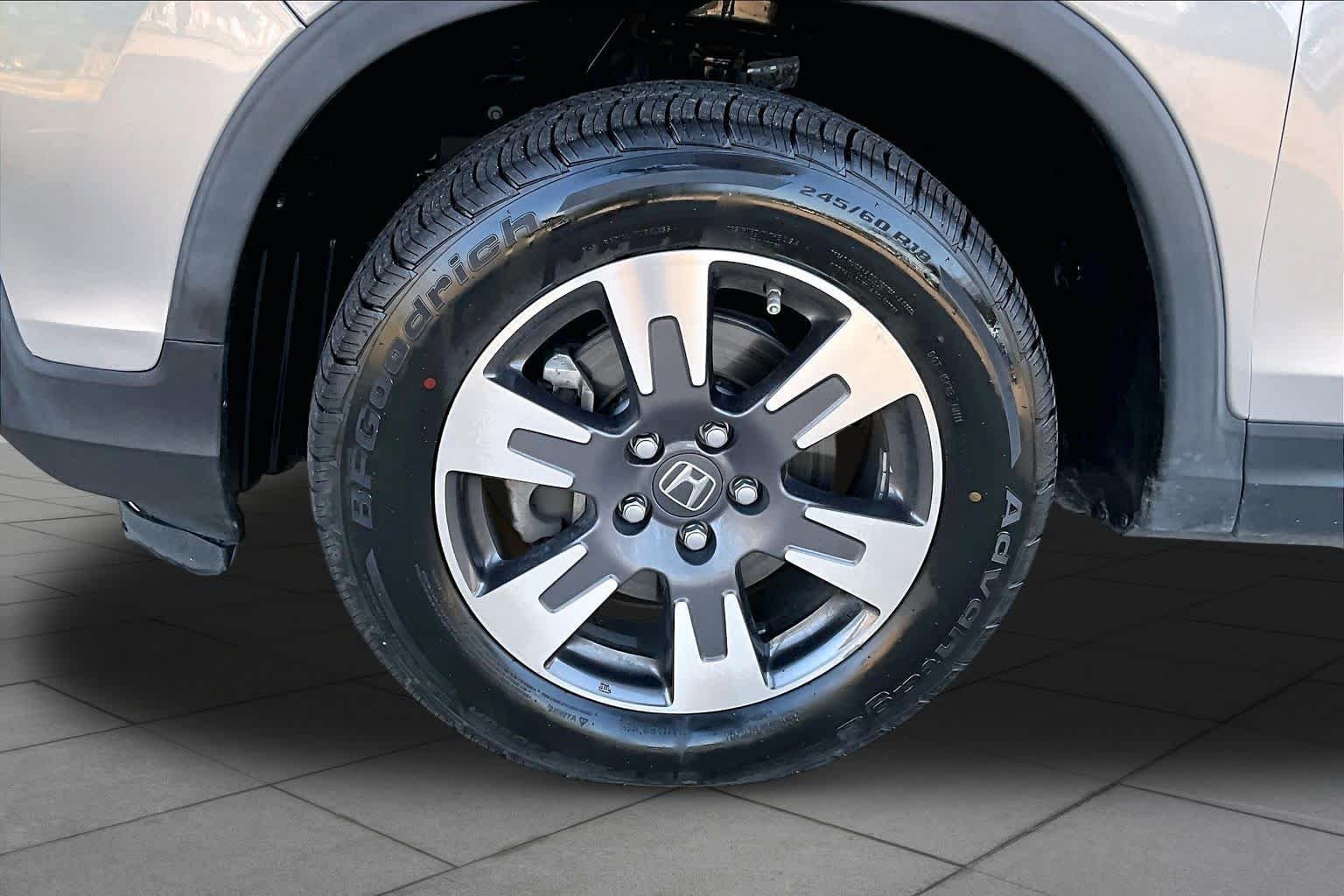 Certified Used 2019 Lunar Silver Metallic Honda RTL-E image 10