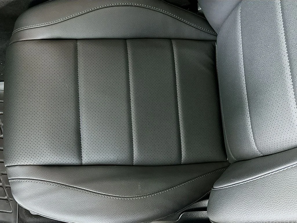 Used 2025  Mercedes-Benz GLS 450 image 20