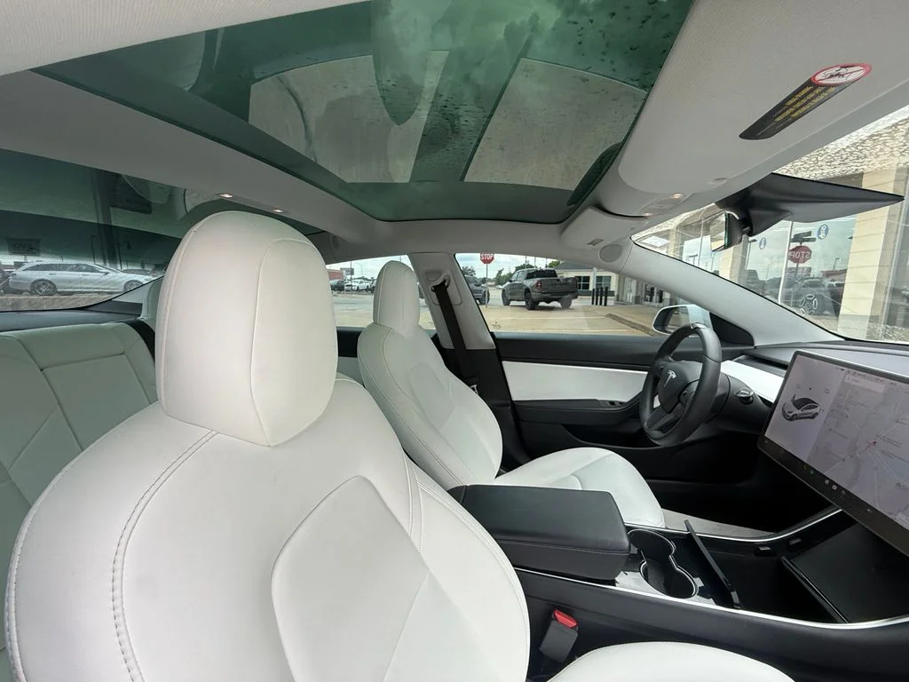 Used 2020 White Tesla Standard Range Plus image 14