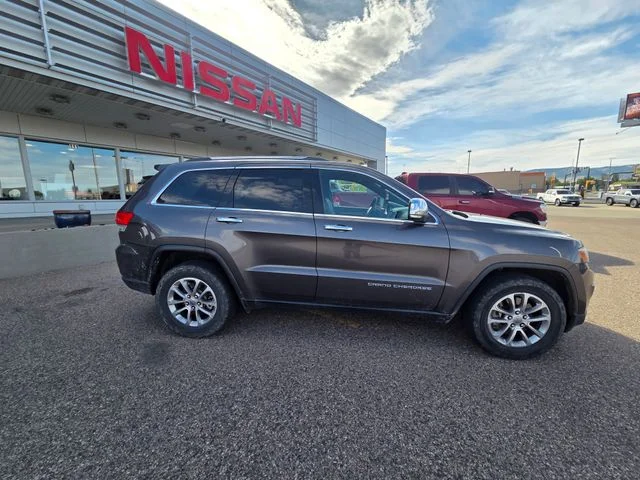 Used 2014 Crystal Metallic Jeep Limited image 4