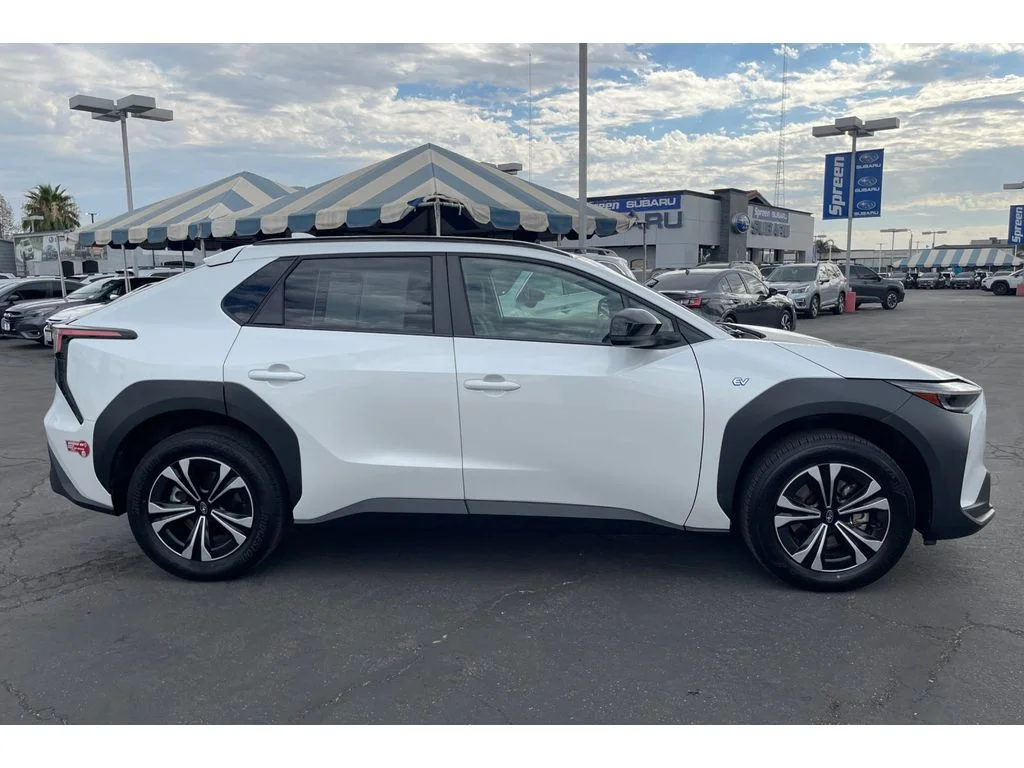 Used 2024 Cosmic White Pearl Subaru Premium image 7