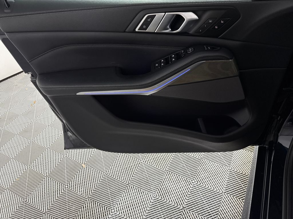 2020 BMW X5 M50i - Photo 10