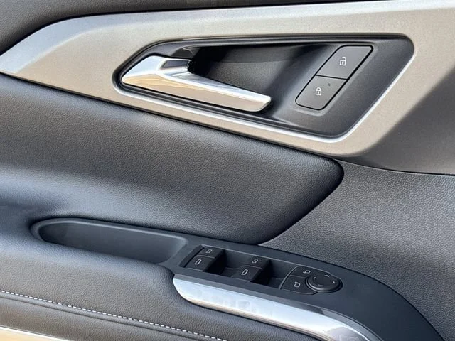 2026 Chevrolet Traverse LT - Photo 19