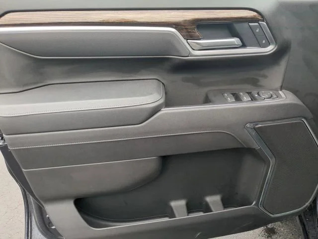 Used 2025 Titanium Rush Metallic GMC Elevation image 12