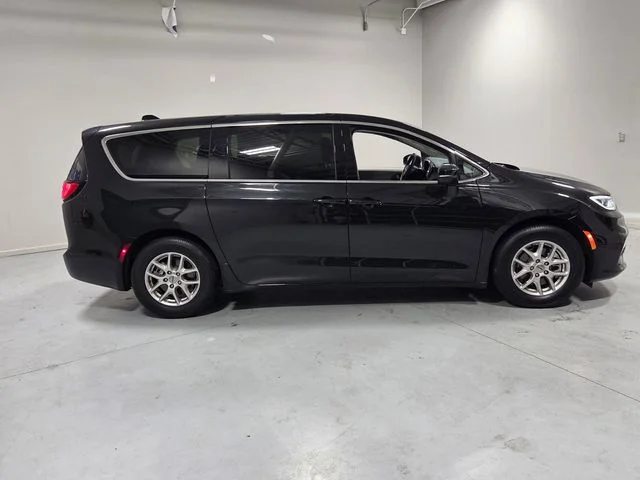 Used 2023 Black Chrysler Touring L image 15