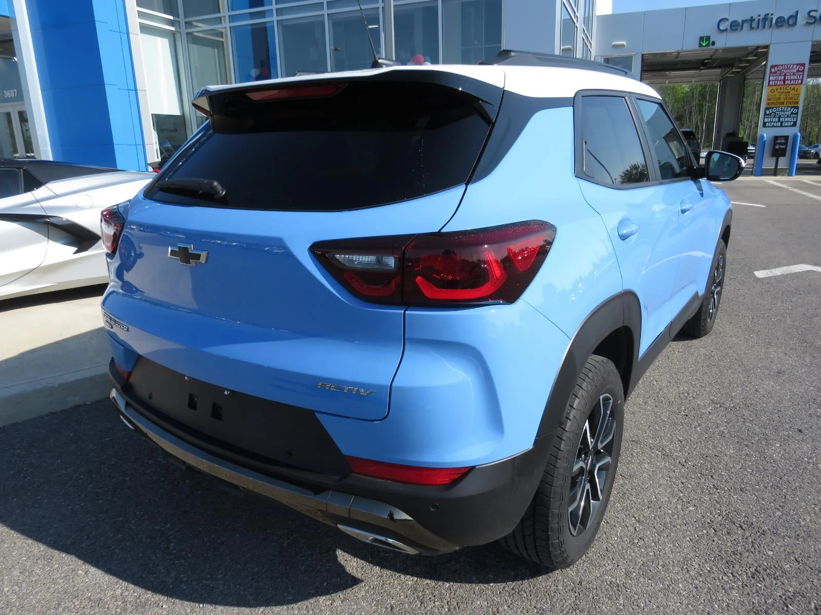 Used 2024 Fountain Blue Chevrolet ACTIV image 7