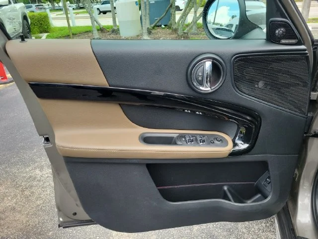 Used 2018 Silver MINI Base image 16