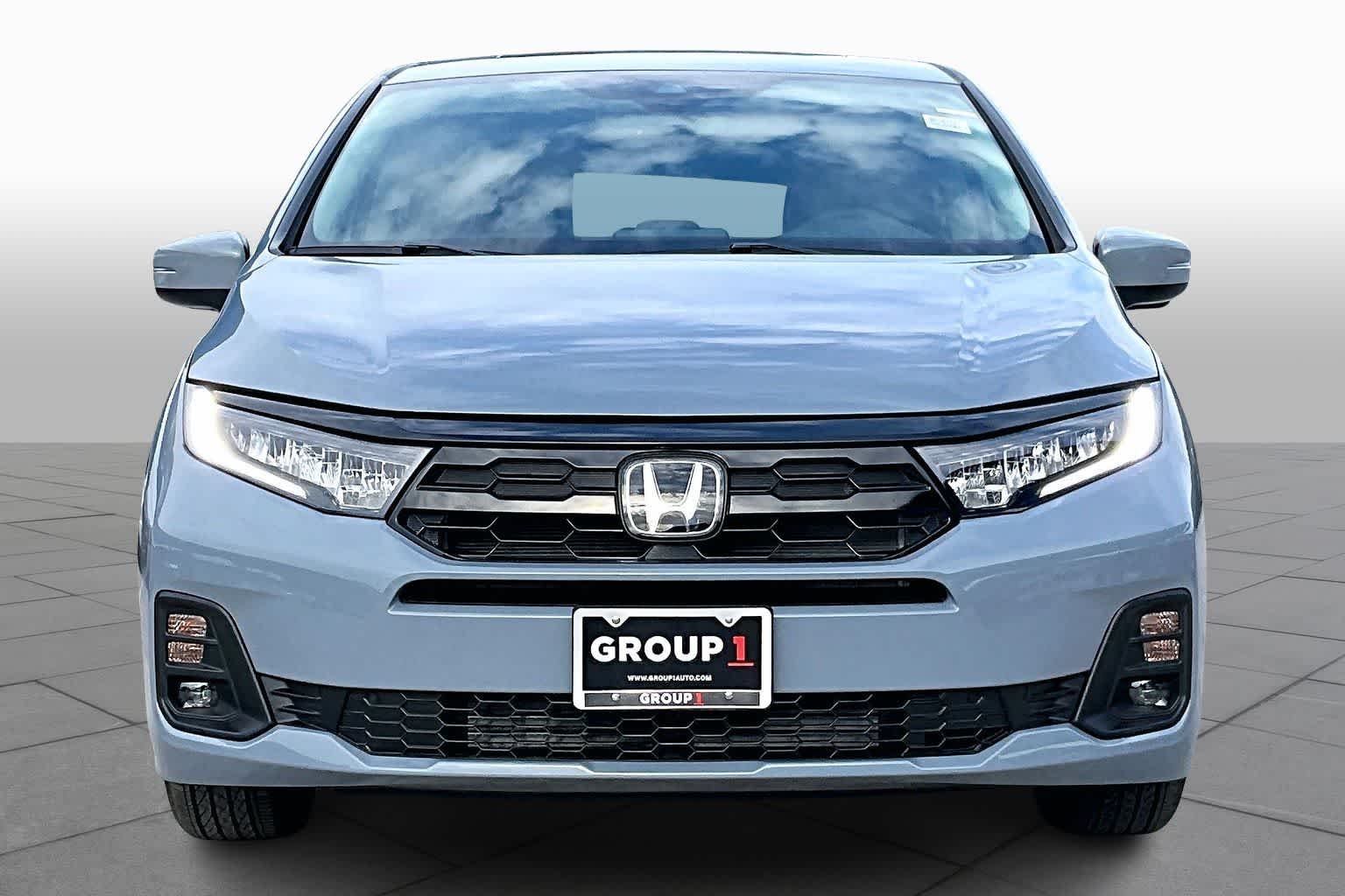 New 2026 Sonic Gray Pearl Honda Touring image 3