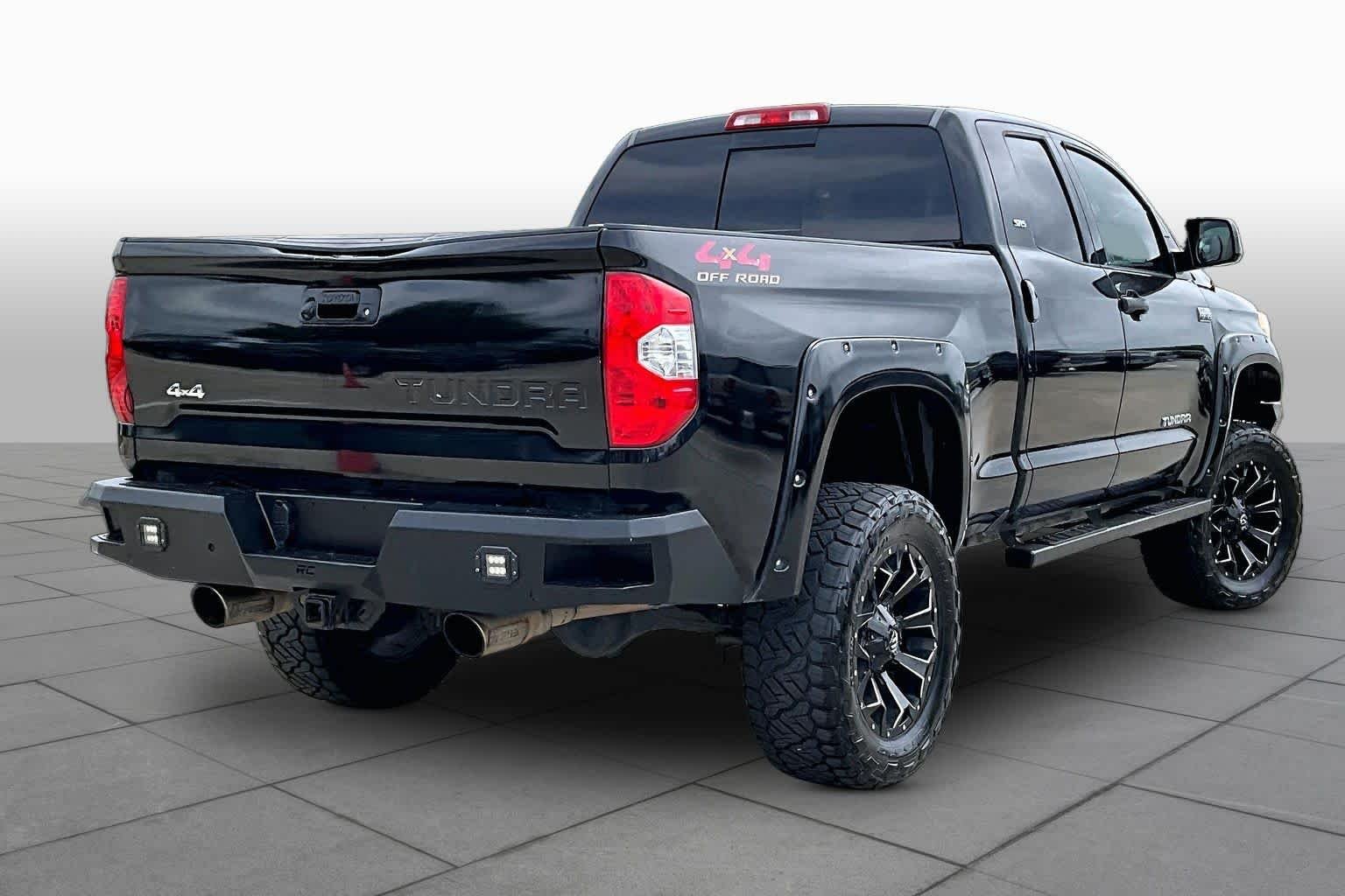 Used 2016 Black Toyota SR5 image 12