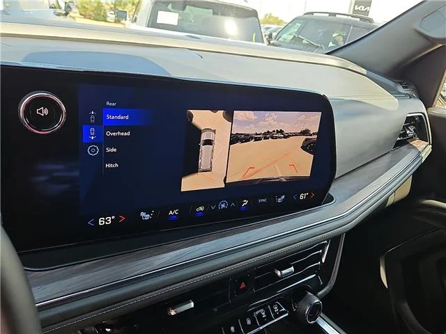 Used 2025 Summit White Chevrolet LT 4x2 image 16