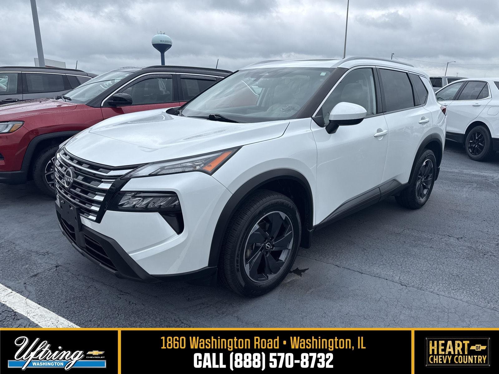 Used 2024 Everest White Pearl Nissan SV image 1