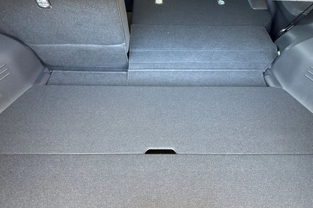 New 2026 Wind Chill Pearl <sup>1</sup> Toyota  SE image 16