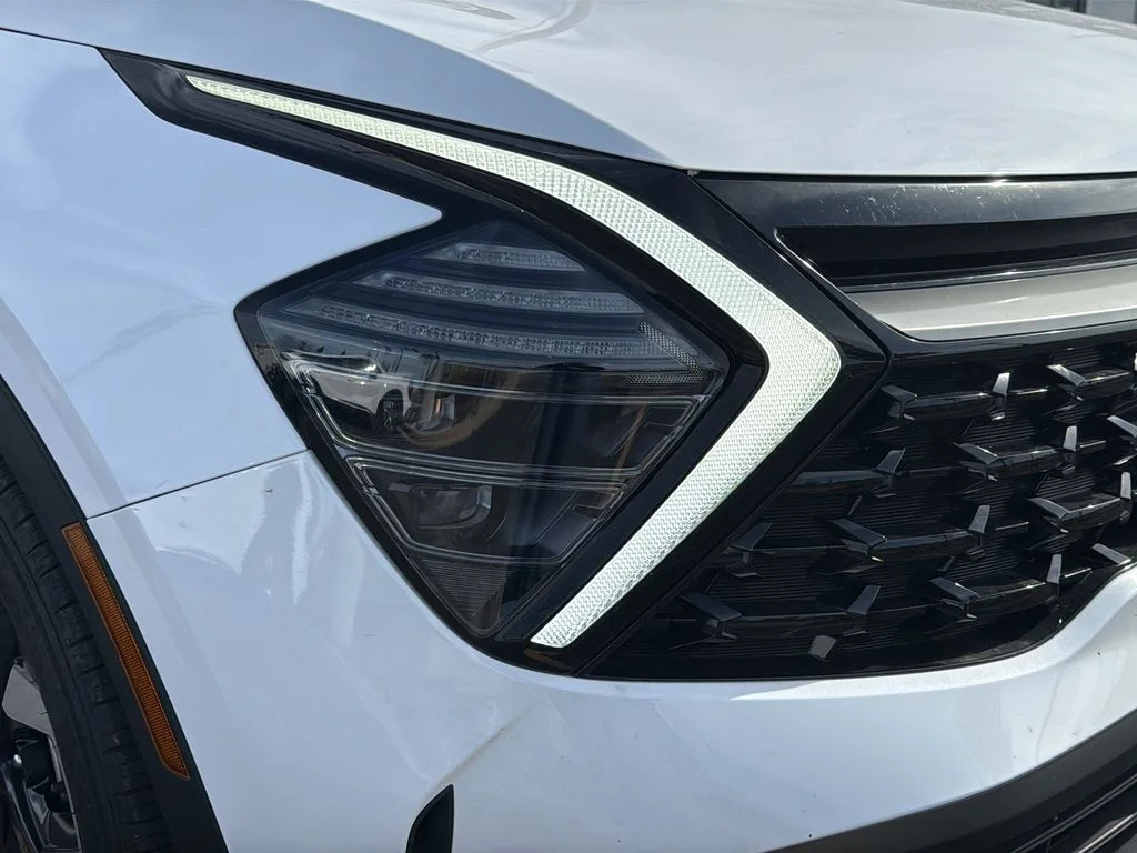 Used 2024 White Kia X-Line image 25