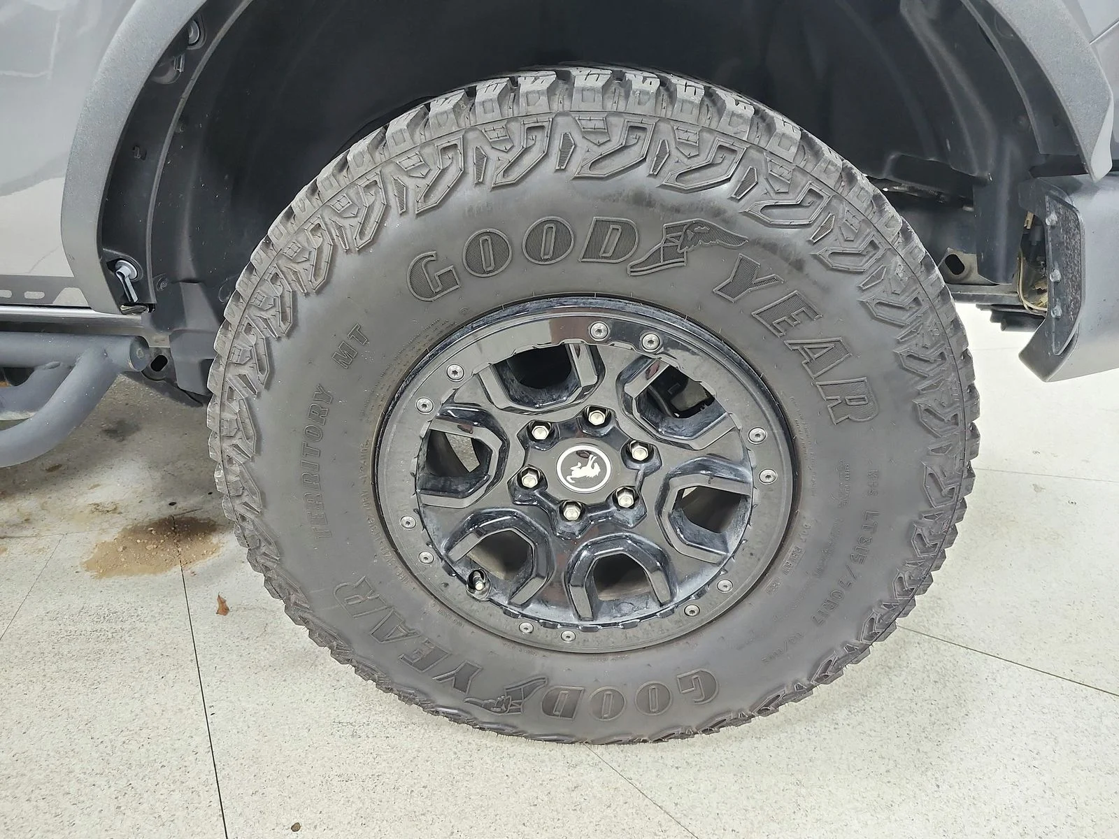 Used 2024 Gray Ford Wildtrak image 13