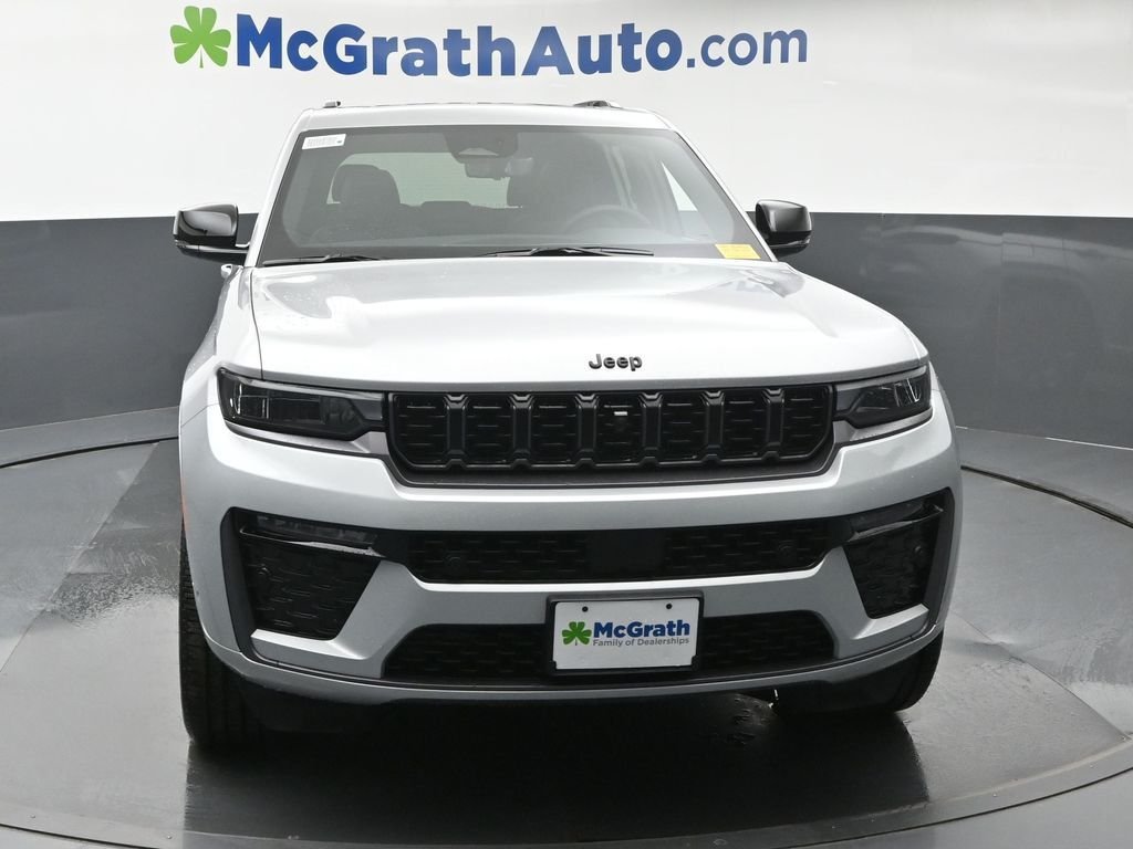 New 2026 Silver Zynith Exterior Paint Jeep Limited Reserve image 5