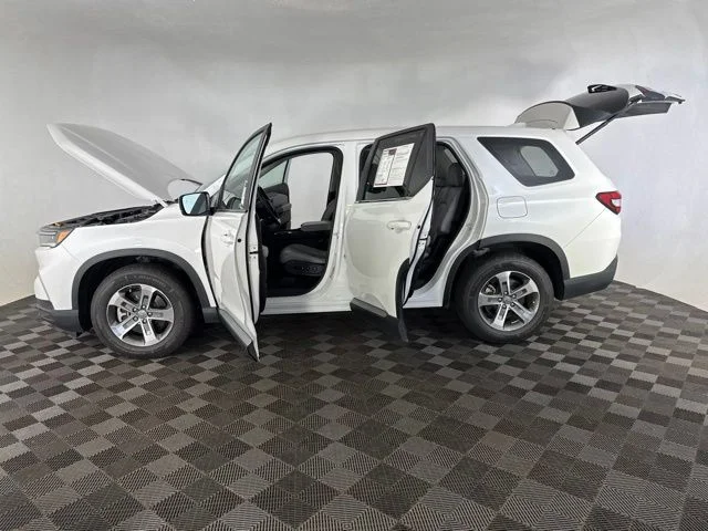 Used 2023 White Honda EX-L image 9