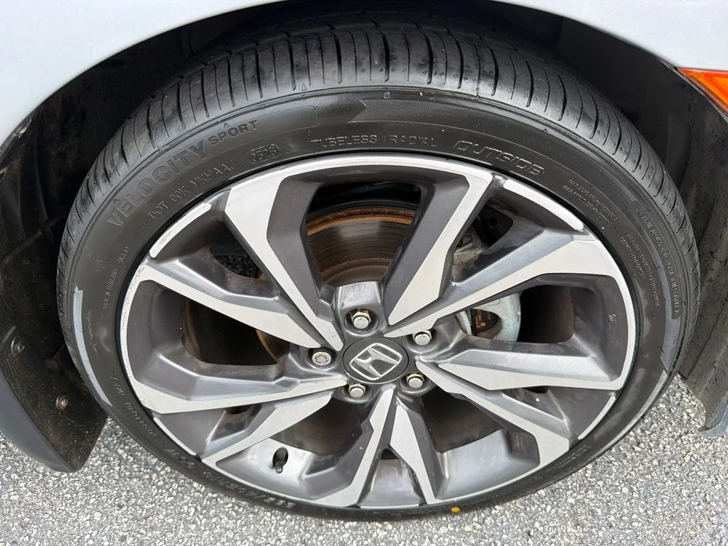 Used 2020 Silver Honda Touring image 12