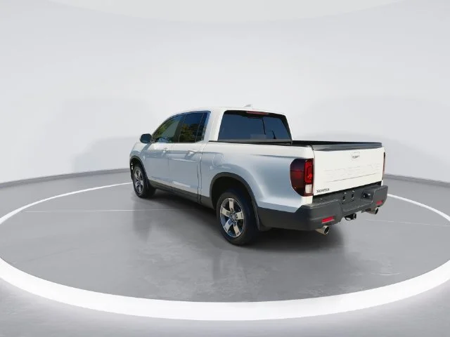 Used 2024  Honda RTL image 6