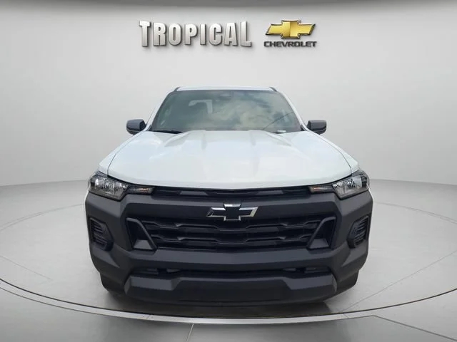 New 2026 Summit White Chevrolet WT image 8