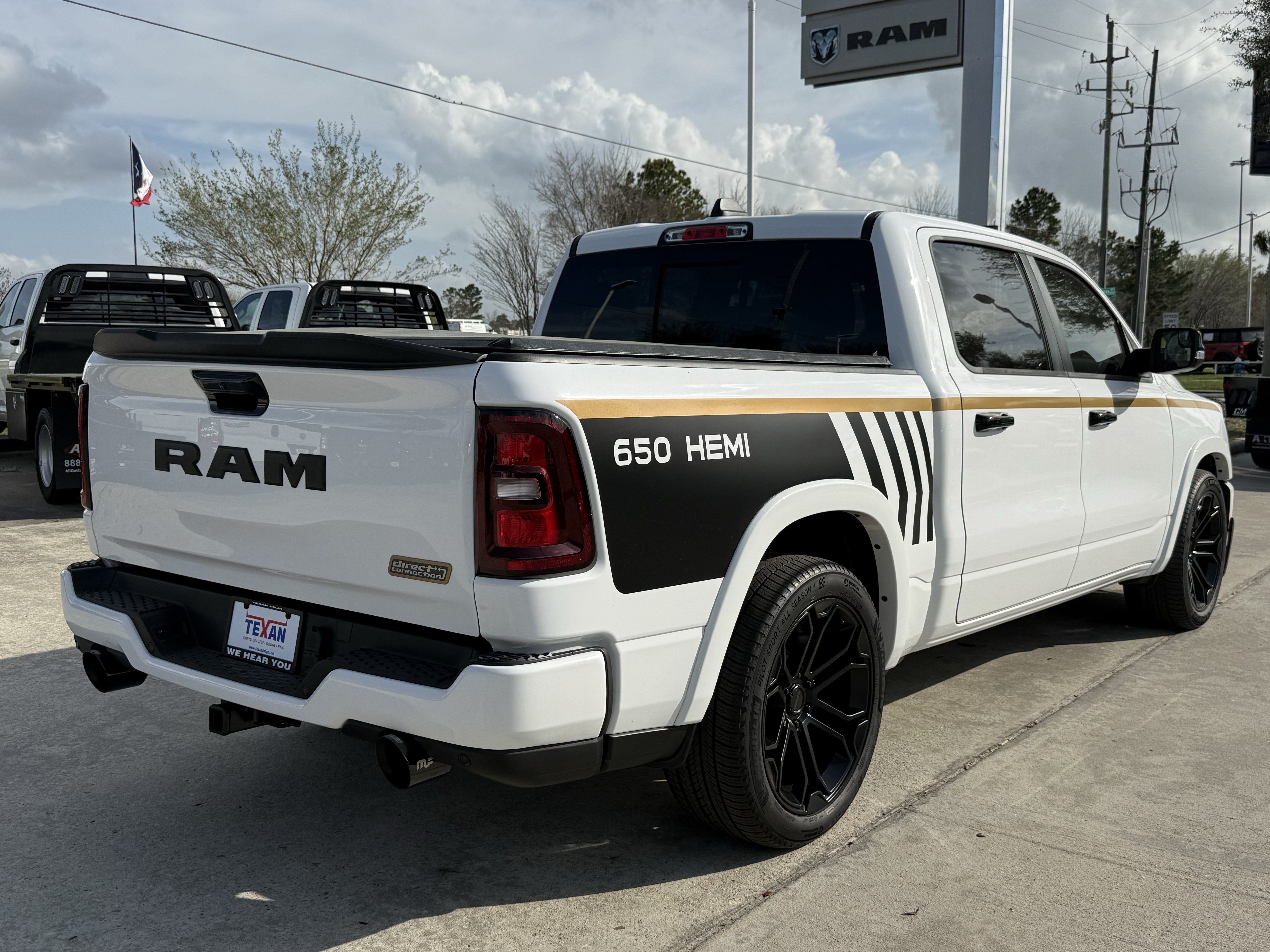 New 2026 Bright White Clear-Coat Exterior Paint RAM Big Horn image 4