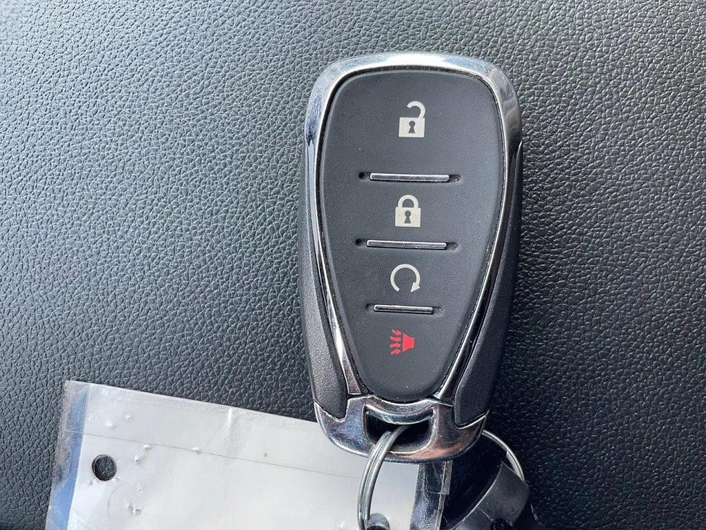 Used 2024 Gray Chevrolet ACTIV image 20