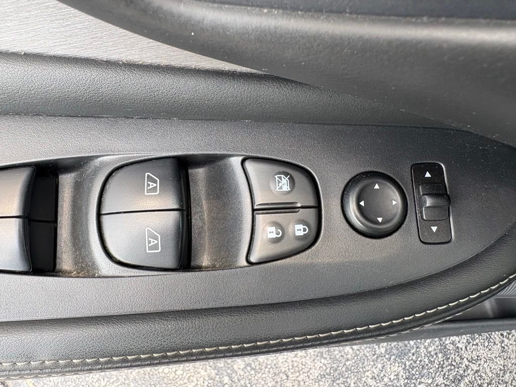 Used 2020 Gray Nissan SV image 18