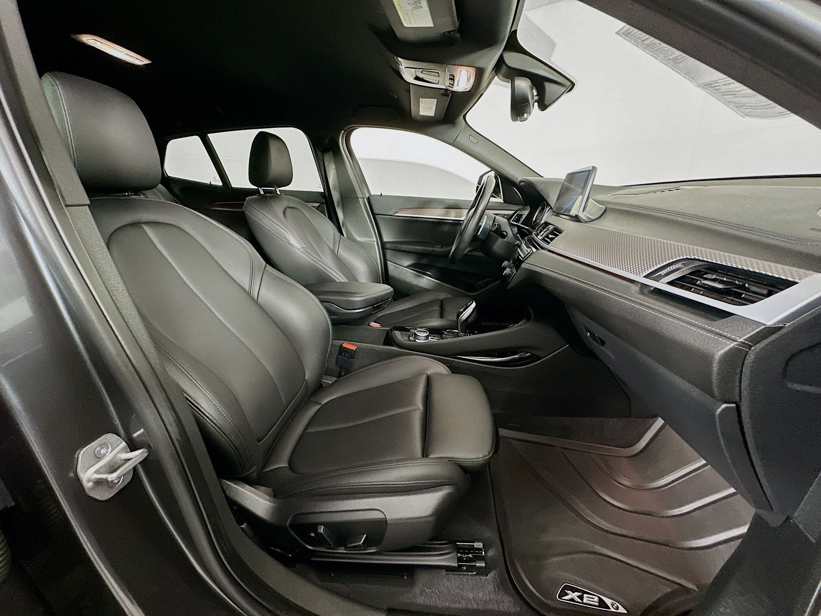 Used 2022 Mineral Grey Metallic BMW M35i image 28