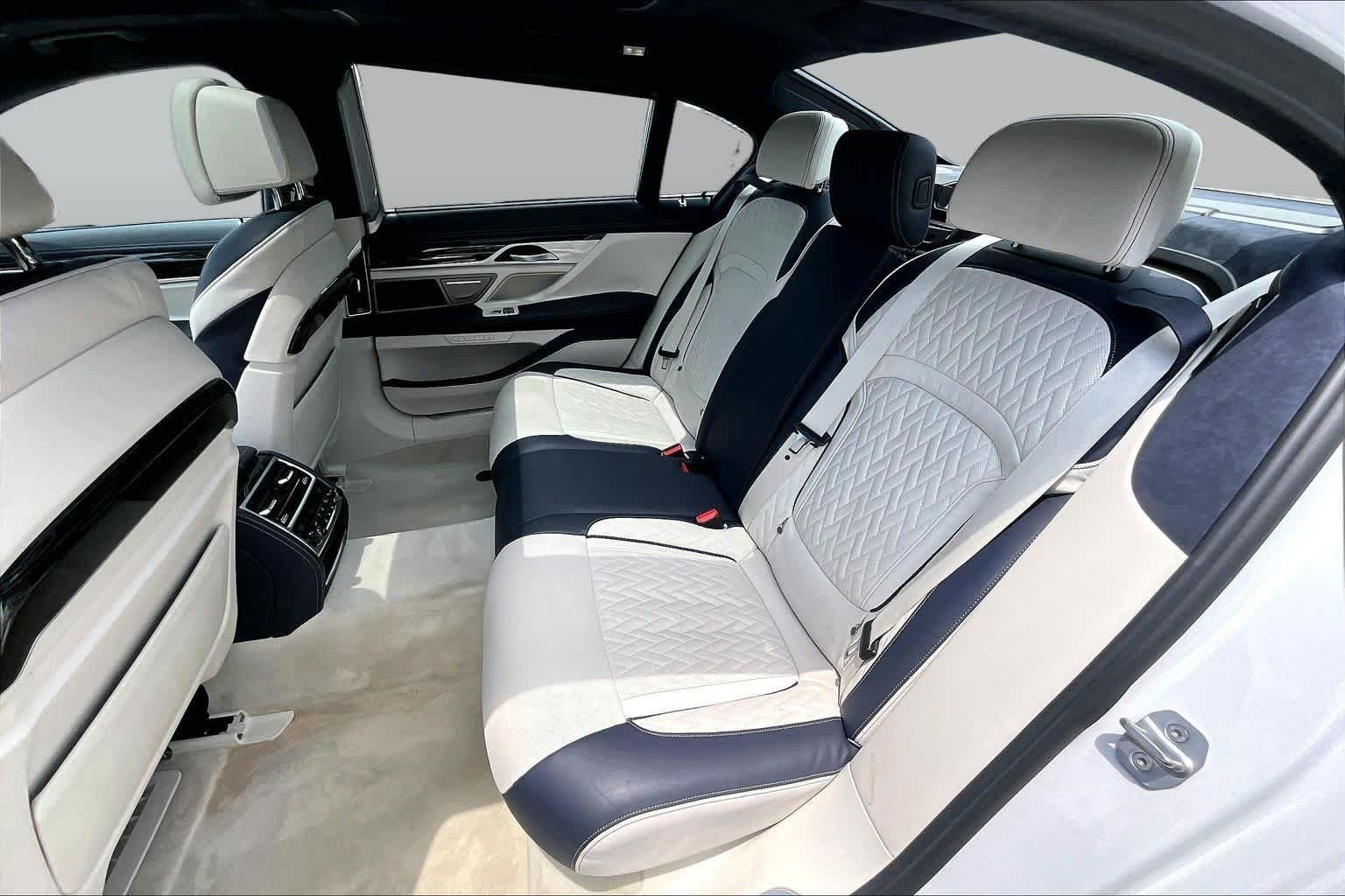 2022 BMW 7 Series 750i - Photo 21