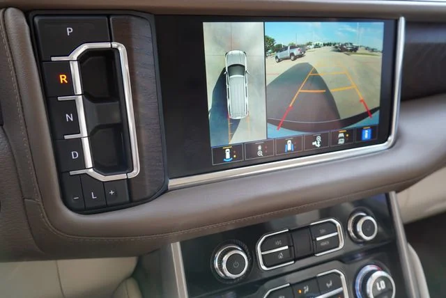 Used 2023 White GMC Denali image 26