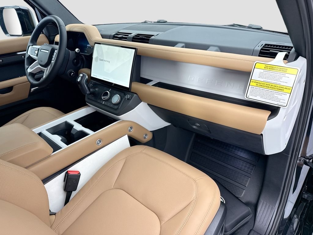 New 2026 Santorini Black LAND ROVER X-Dynamic SE image 16