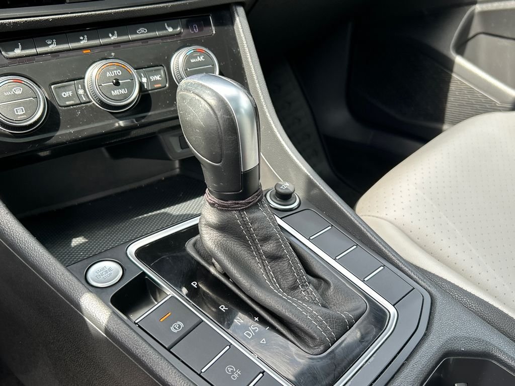 Used 2021 Black Volkswagen R-Line image 18