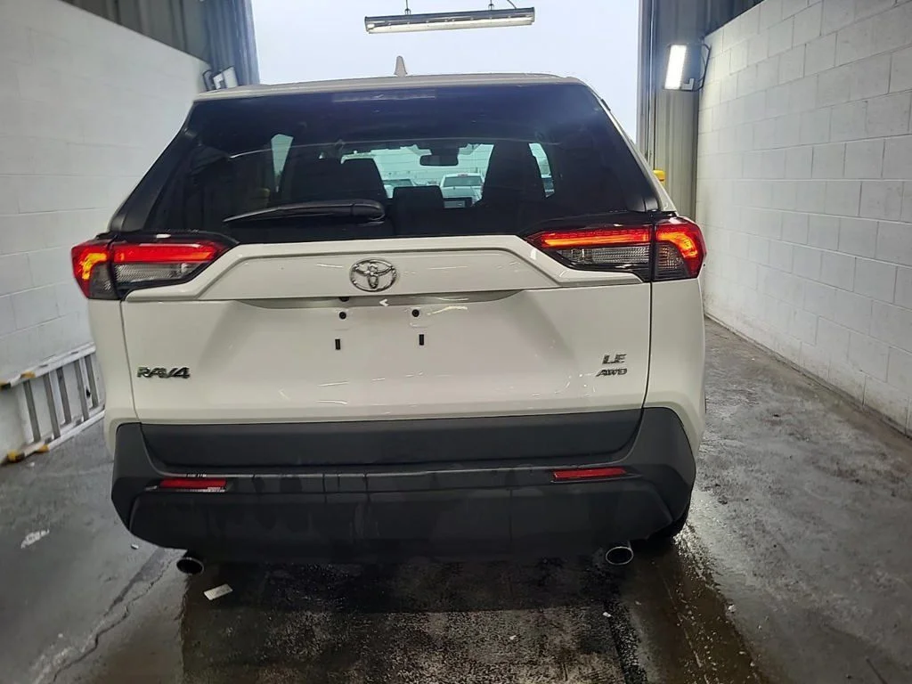 Used 2025 White Toyota LE image 11